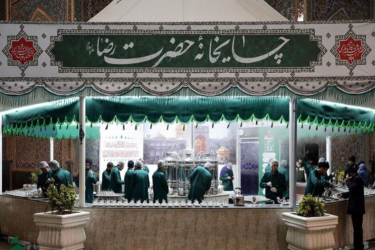 معاون اماکن متبرکه حرم مطهر رضوی، در گفت‌وگویی با حجت الاسلام شهاب مرادی، به روایت ماجرای شکل‌گیری چایخانه‌های حرم امام رضا (ع) می‌پردازد
