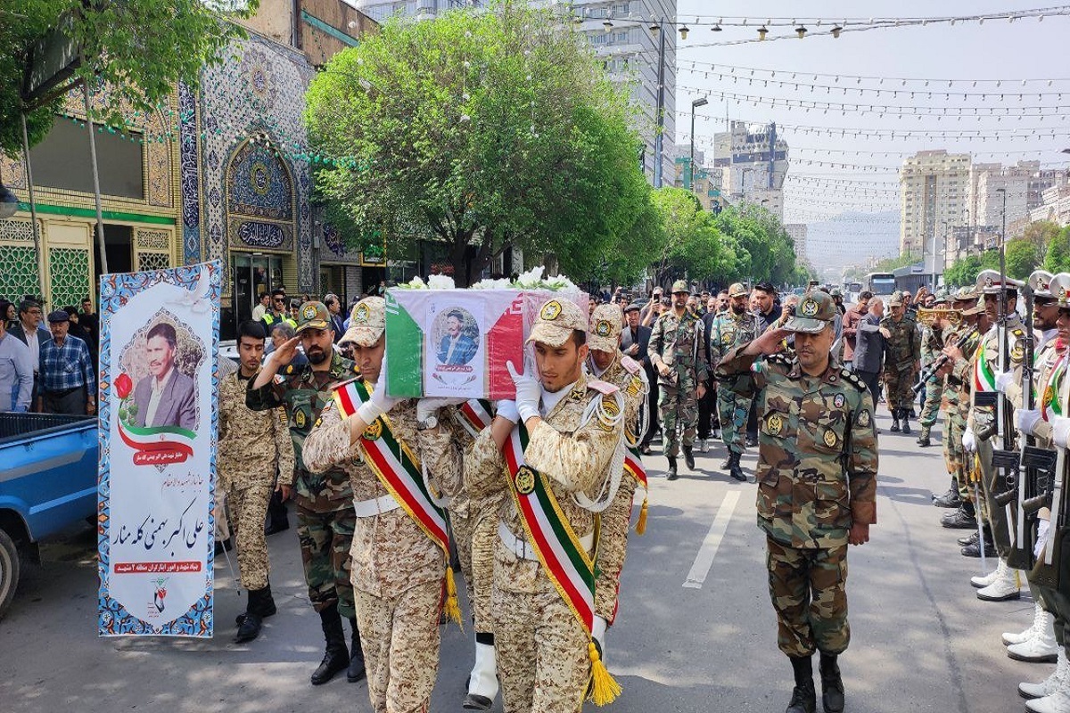 پیکر پاک جانباز دفاع مقدس، شهید علی‌اکبر بهمنی امروز در مشهد تشییع شد (۲۷ فروردین ۱۴۰۴)