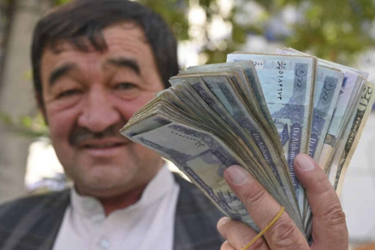 قیمت افغانی به تومان و دلار (چهارشنبه ۲۷ فروردین ۱۴۰۴)