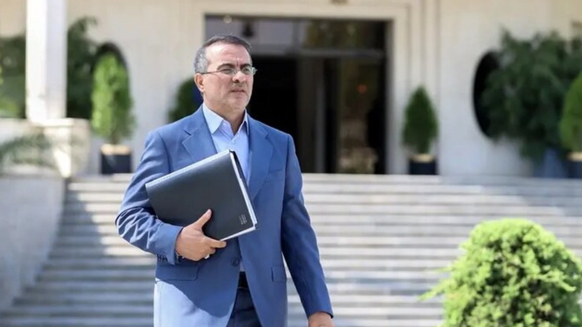 رئیس سازمان اداری و استخدامی کشور خبر داد: برگزاری جلسات فوری برای حل وضعیت نیرو‌های شرکتی شهرداری‌ها + فیلم
