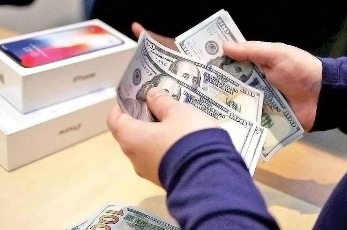 بعد از ظهر امروز (چهارشنبه ۲۷ فروردین ماه)، گمرک جمهوری اسلامی ایران موضوع احکام قانون بودجه سال ۱۴۰۴ کل کشور را به کلیه گمرکات اجرایی کشور، جهت اجرا در سال ۱۴۰۴ ابلاغ کرد.