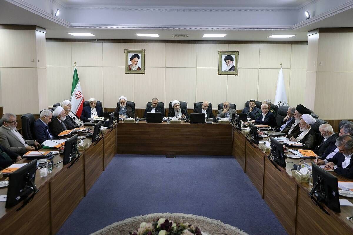 اعضای مجمع تشخیص مصلحت نظام به ریاست آیت الله آملی لاریجانی و با حضور سران قوا، جمعی از فقهای شورای نگهبان، وزیر دادگستری، سرپرست وزارت اقتصاد و دارایی، رئیس کل بانک مرکزی موافقتنامه معاضدت حقوقی متقابل در امور مدنی و تجاری بین جمهوری اسلامی ایران و جمهوری اسلامی پاکستان، را به مصلحت دانستند.