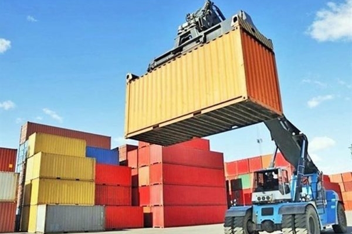رئیس سازمان توسعه تجارت ایران گفت: مصوبه شورای گفت‌وگوی دولت و بخش خصوصی خراسان رضوی درخصوص رفع موقت تعهدات ارزی برای شرکت‌های واسط و اجرای کامل مبادلات به‌صورت ریالی، پیشنهادی است که از سوی وزارت صمت پذیرفته خواهد شد؛ البته تا زمانی که بانک مرکزی، ریال آف‌شور تجاری را تعریف و اجرا کند.