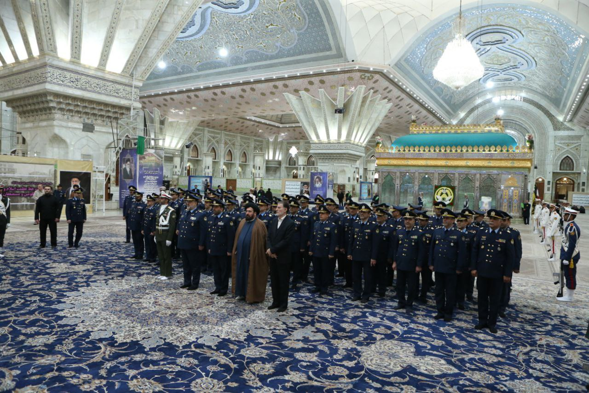 فرماندهان و کارکنان ارتش به‌مناسبت روز ارتش با آرمان‌های بنیان‌گذار انقلاب اسلامی تجدید میثاق کردند (۲۸ فروردین ۱۴۰۴)