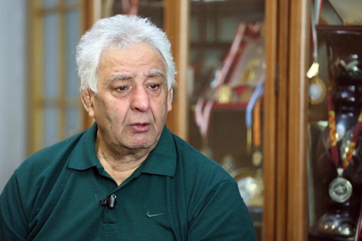 پیشکسوت کشتی و قهرمان سنگین‌وزن جهان گفت: من خیلی امیدوارم. واقعاً اگر می‌خواهید یک نسل قهرمان و پهلوان تربیت کنید، هویت کشتی خود را احیا کنید و حتی از اثرگذاری‌های سازنده فرهنگی و اجتماعی این ورزش پهلوانی در شهر و استانتان بهره‌مند شوید؛ واقعاً به‌نفع همه است که کشتی مشهد احیا شود.
