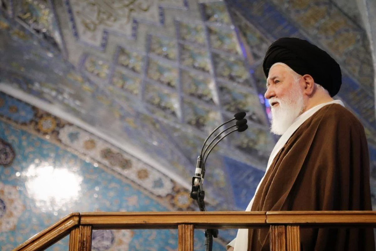 آیت‌الله علم‌الهدی گفت:باید مراقب باشیم کشور و اقتصادمان را با مذاکره شرطی نکنیم، در برجام این کار شد و ضربه سختی خوردیم، می‌گفتیم فلان جا آب نداریم، می‌گفتند آب می‌خواهید باید برجام درست شود!