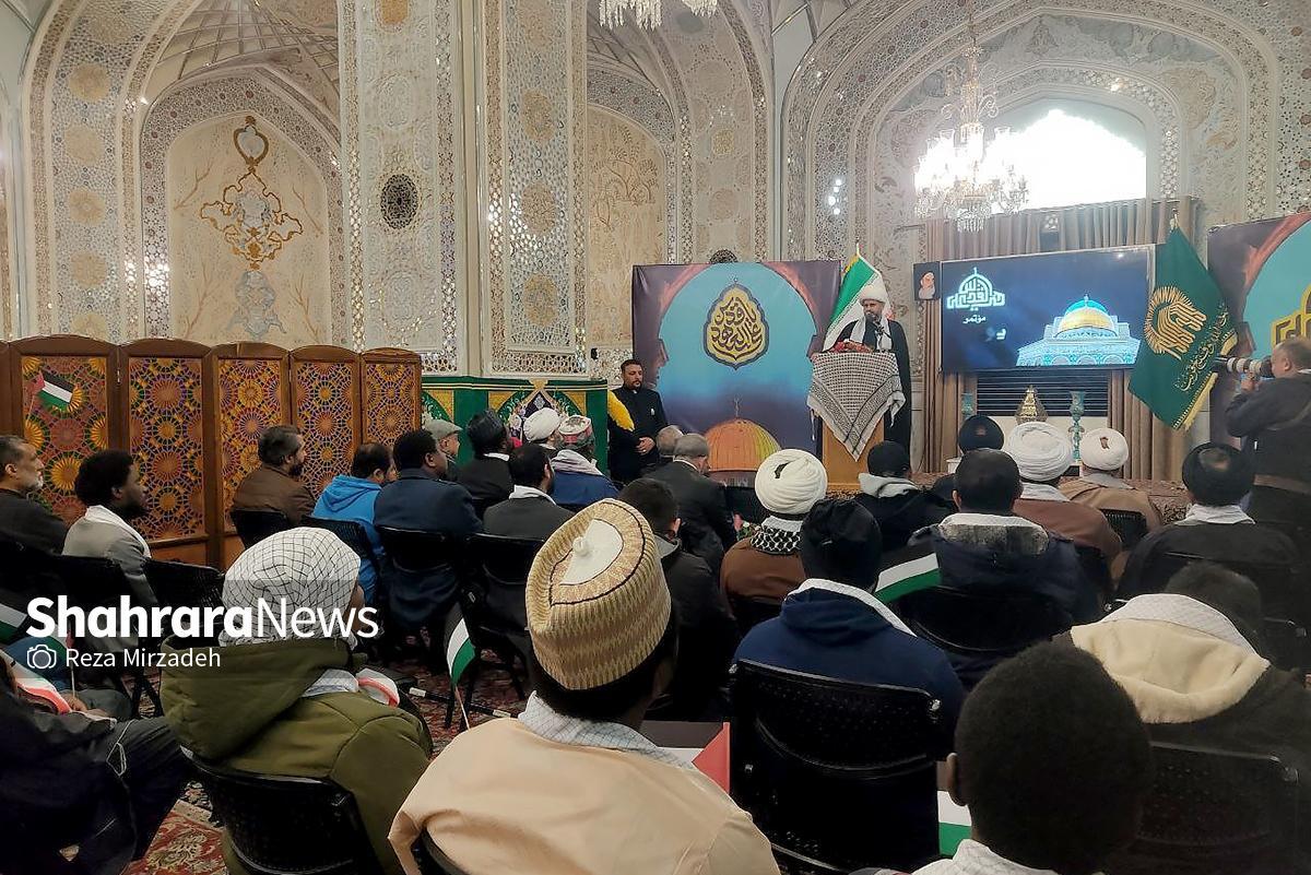 در آستانه فرارسیدن روز قدس، همایش «حی علی‌القدس» در حرم مطهر رضوی برگزار شد.