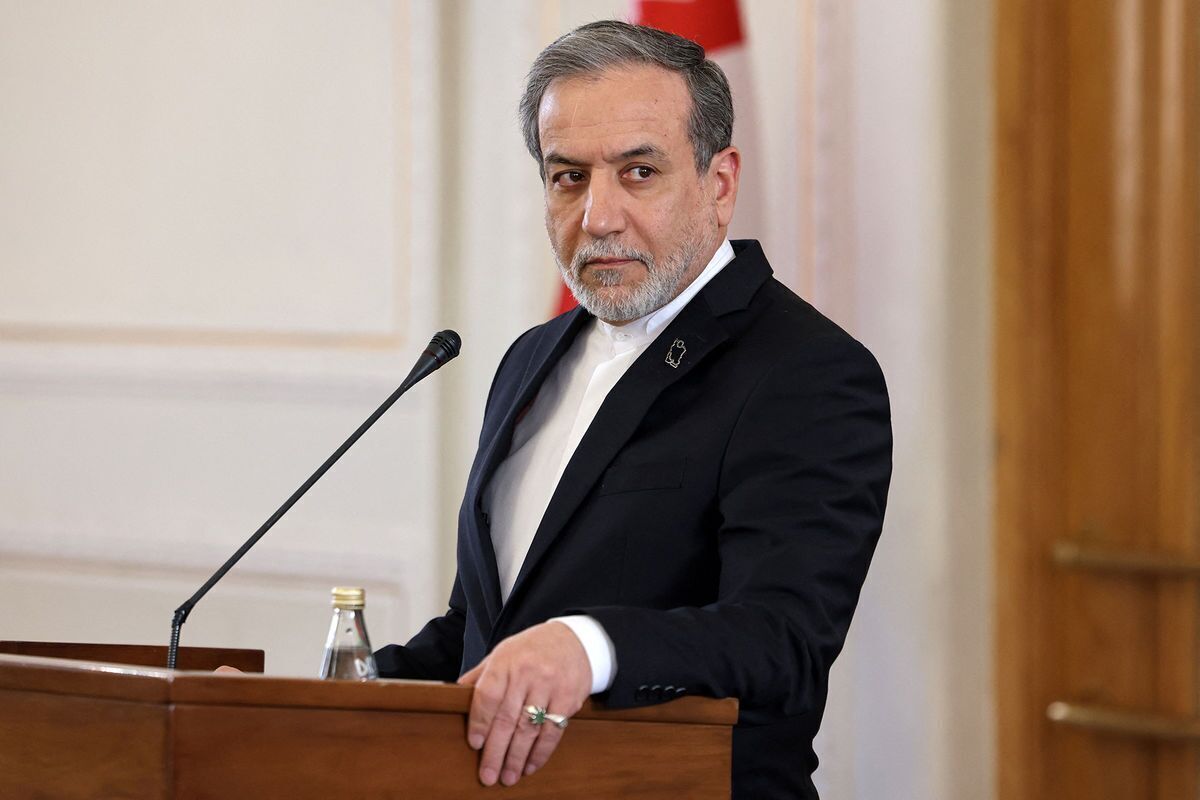 وزیر خارجه از پاسخ رسمی ایران به نامه ترامپ از طریق عمان خبرداد