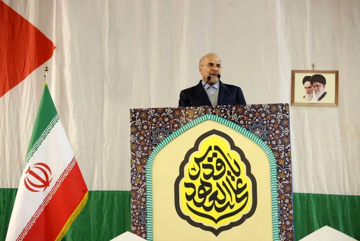رئیس مجلس شورای اسلامی گفت: دنیای اسلام بار دیگر از انگلیس خبیث خنجر خورده است. اگر بگوییم رابطه آمریکا با اسرائیل یک هم‌پیمانی و مشارکت و حمایت مالی است، ولی باید گفت رابطه‌ی انگلیس و اسرائیل یک رابطه‌ی پدر-فرزندی است.