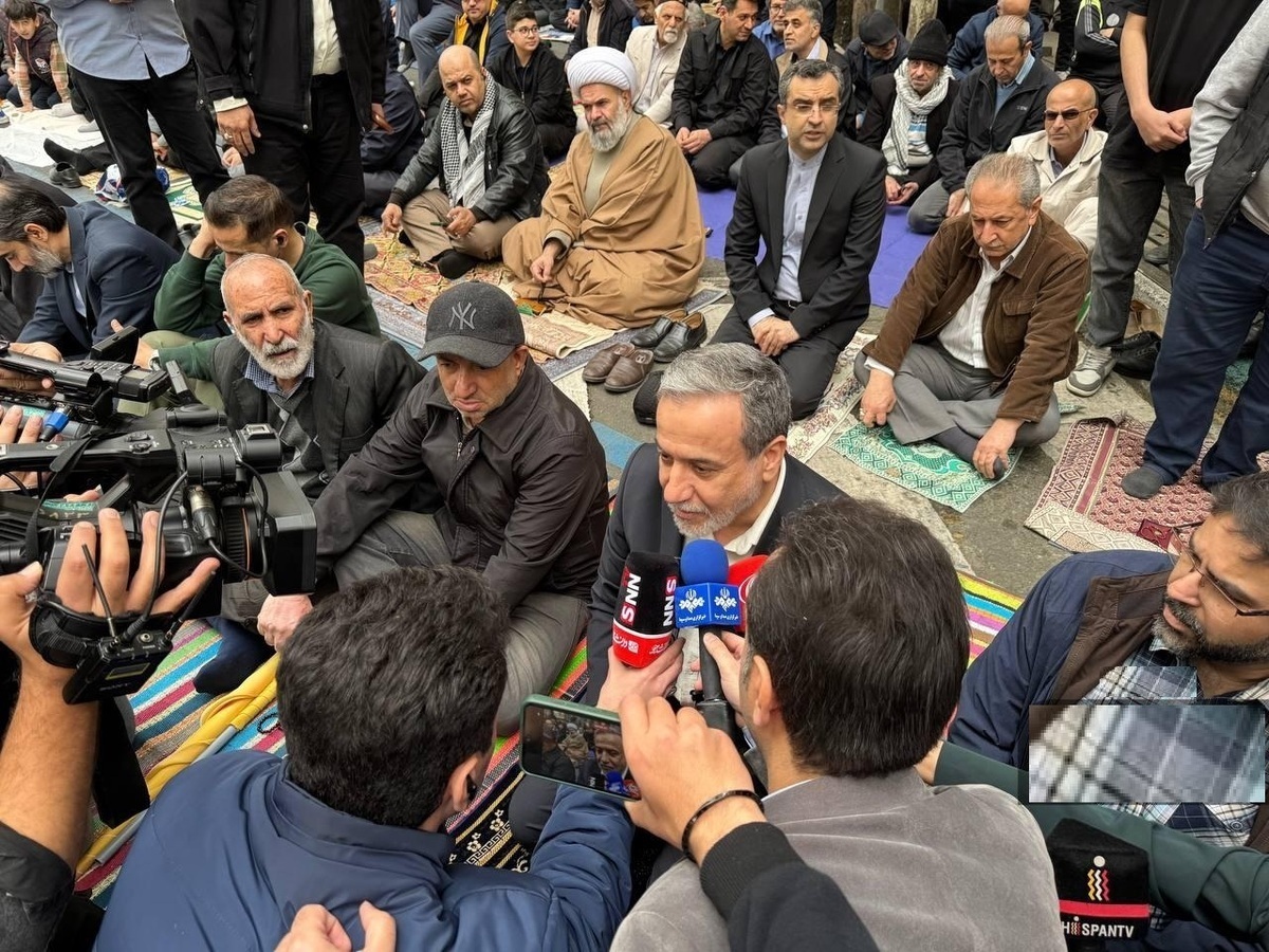 وزیر امور خارجه ایران گفت: نامه ترامپ حاوی تهدید‌هایی بود. جمهوری اسلامی ایران به هیچ وجه تهدیدپذیر نبوده و نخواهد بود.