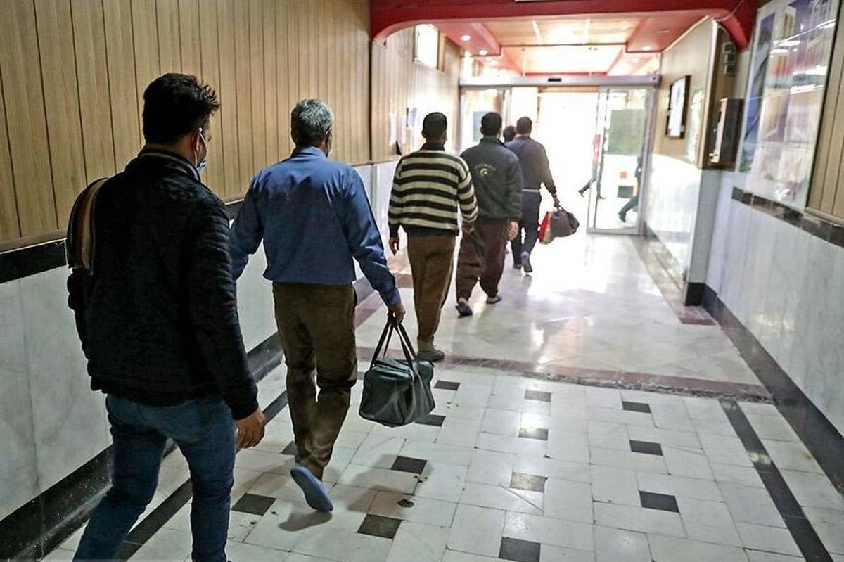 معاون حقوق بشر و امور بین‌الملل وزیر دادگستری از انتقال ۴۳ نفر از ایرانیان محبوس در زندان‌های عراق به کشورمان خبر داد.