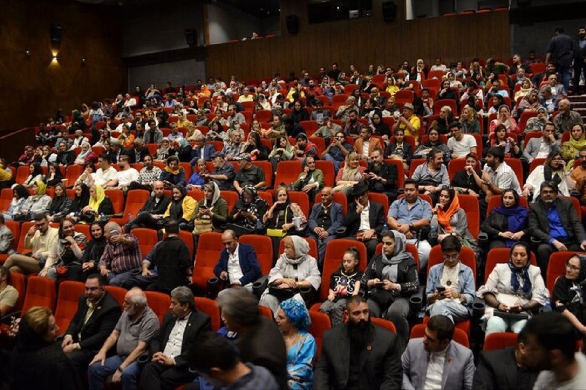 آمار فروش سینما‌های کشور در فروردین ۱۴۰۴