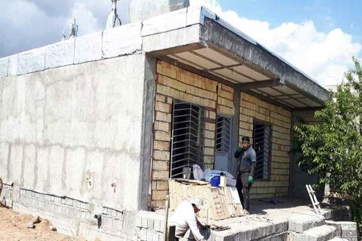 معاون مسکن روستایی بنیاد مسکن گفت: از امروز به مرور همزمان با ابلاغ مصوبه، بانک‌ها شروع به پرداخت تسهیلات ۴۰۰ میلیون تومانی مسکن روستایی با نرخ سود ۵ درصد می‌کنند.