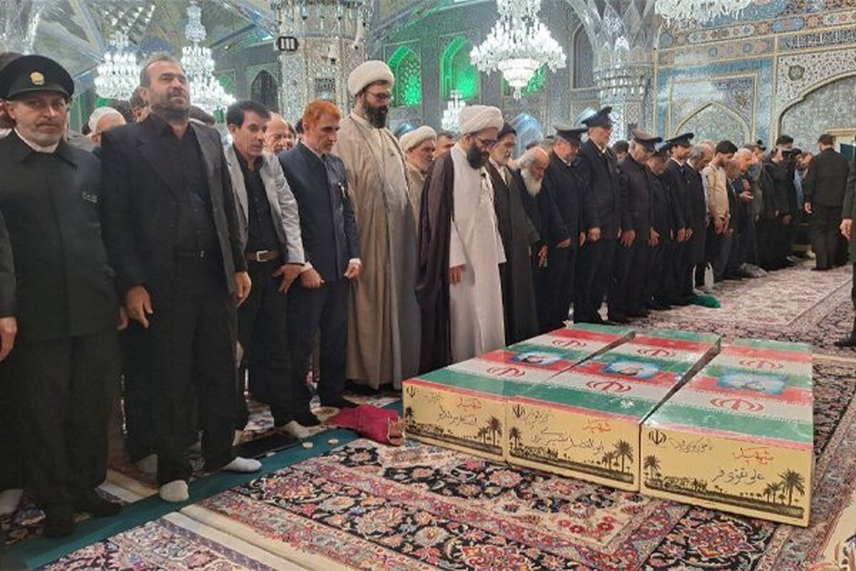 آیین وداع با پیکر سه شهید تازه‌تفحص‌شده دوران دفاع مقدس در فضای معنوی حرم رضوی برگزار شد. پیکر شهیدان علی تقوی‌فر، ابوالفضل نصیری‌زو و اصغر مرشدلو با حضور پرشور مردم و خانواده‌های شهدا بدرقه شد.
