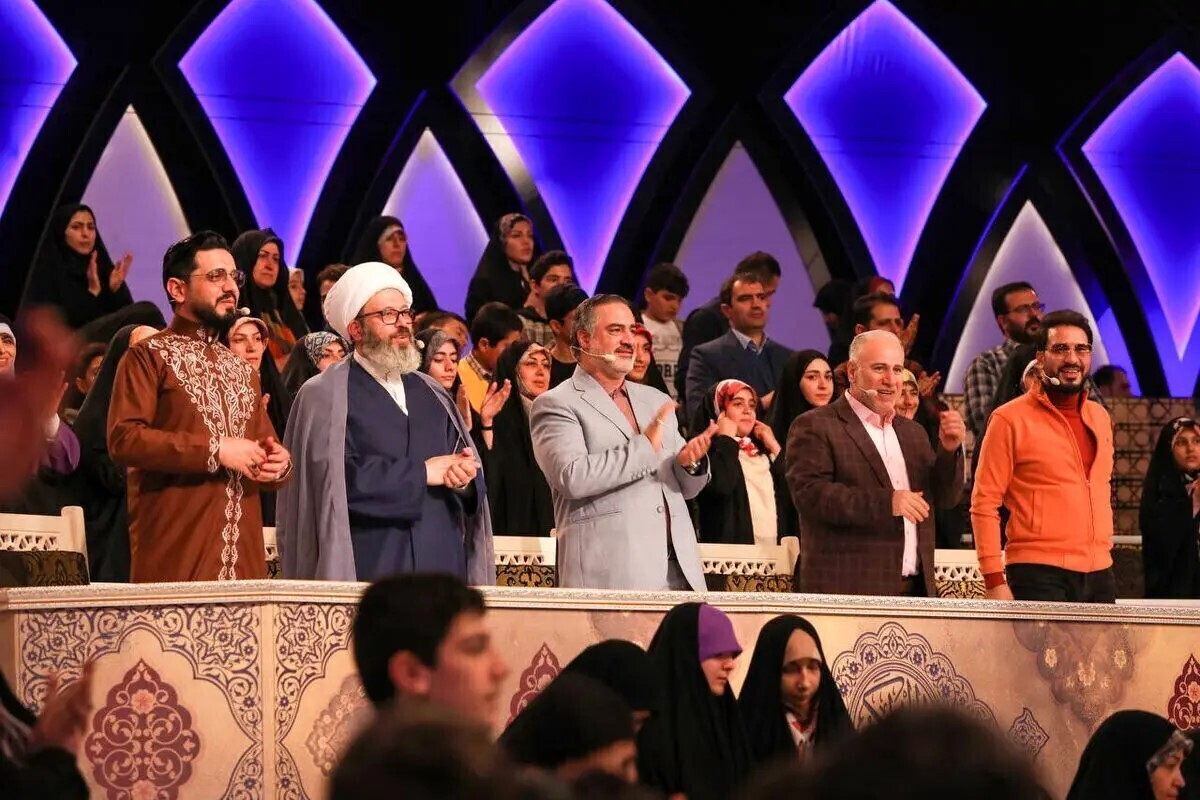 دبیر شورای برنامه‌ریزی مدارس علوم دینی اهل سنت با ارسال نامه‌ای به رئیس رسانه‌ملی از تولید و پخش برنامه محفل به موجب تقویت هویت دینی و وحدت شیعه و اهل سنت کشور بر پایه معارف نورانی قرآن کریم تقدیر کرد.