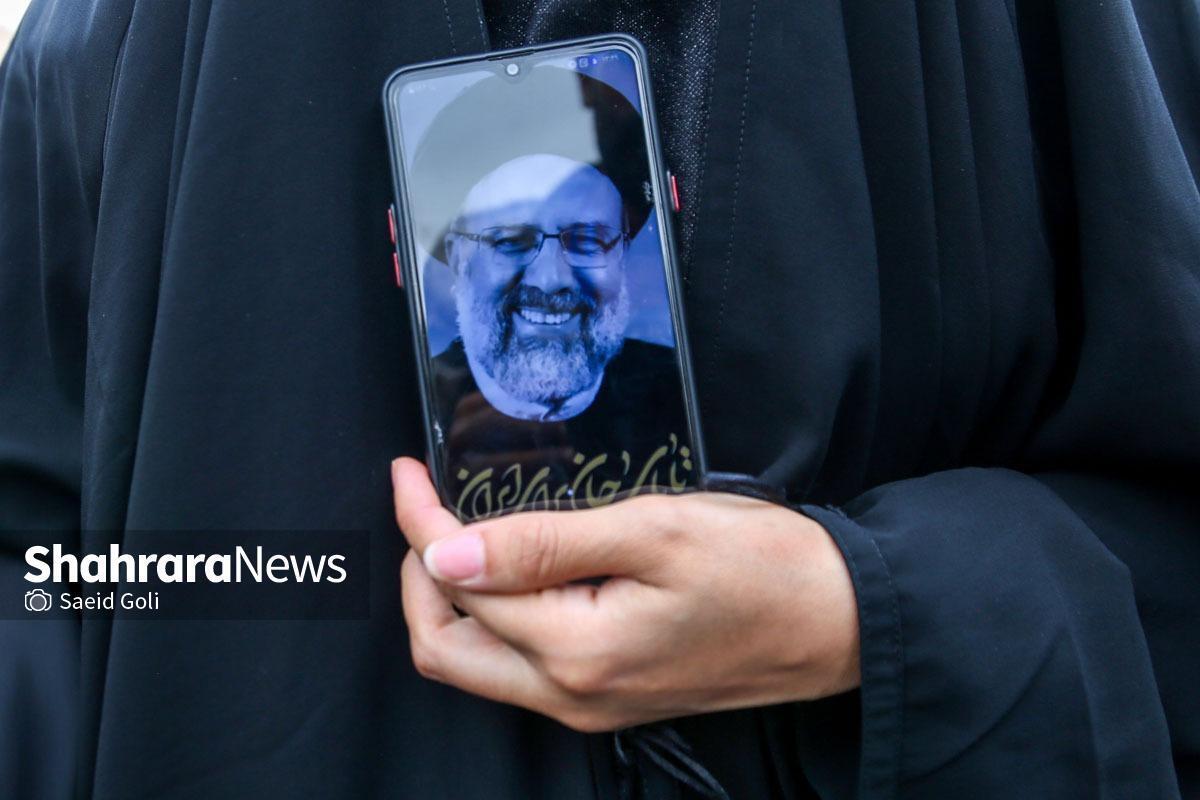 رئیس ستاد بزرگداشت شهید رئیسی در مشهد گفت: مقرر شده تا در روز پنجشنبه، ۱۸ اردیبهشت‌ماه، مراسم محوری سالگرد شهادت شهید رئیسی از ساعت ۱۶ تا ۱۷:۳۰ در صحن جامع پیامبراعظم(ص) حرم مطهر رضوی برگزار شود و سخنران این رویداد نیز «سردار حسین سلامی»، فرمانده کل سپاه، خواهد بود.