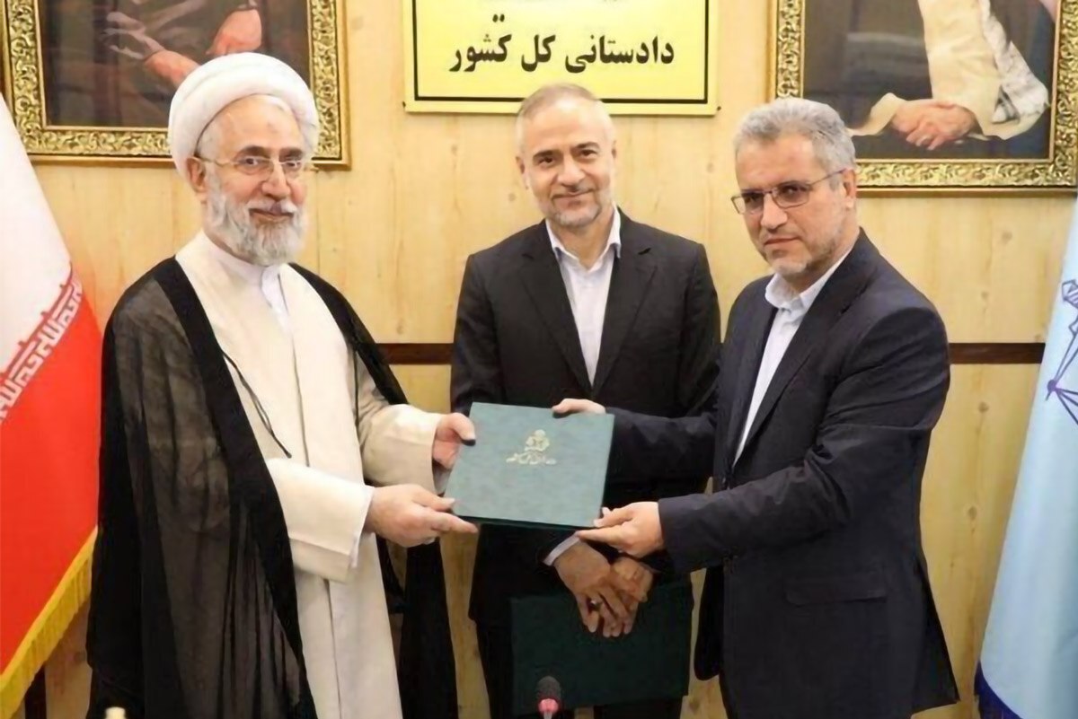 دادستان کل کشور در مراسمی، «وحید میرحسینی» را به عنوان معاون حقوق عامه و پیشگیری از وقوع جرم دادستانی کل کشور معرفی کرد.