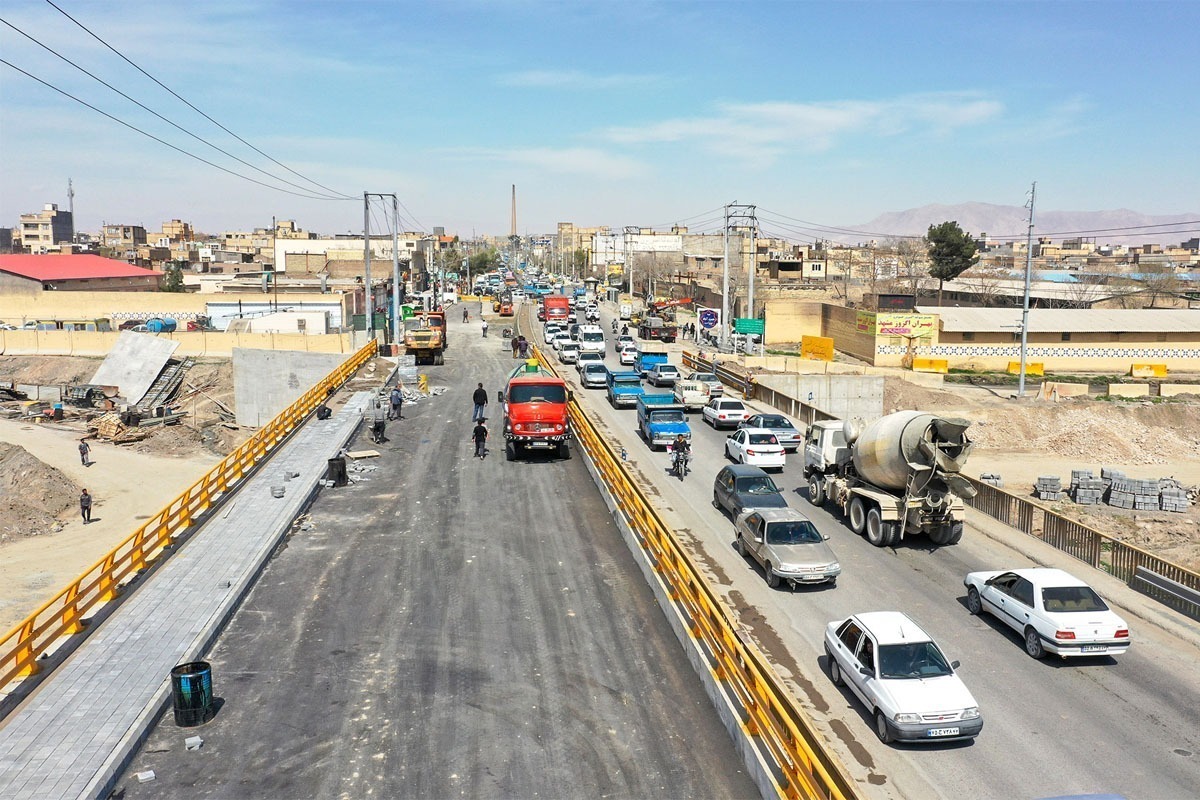 رفع گره ترافیکی چندساله ابتدای خیابان پنجتن مشهد (۲۱ اردیبهشت ۱۴۰۴)