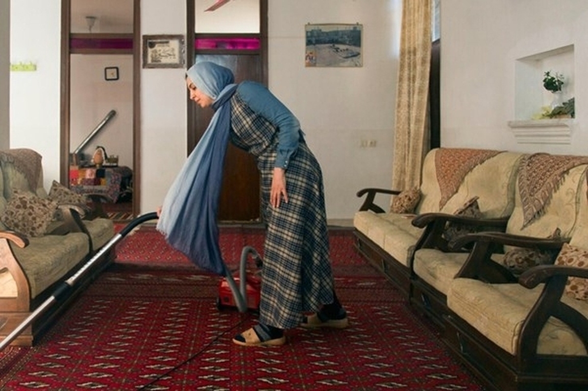 حقی برای زنان خانه‌دار که لازم است بدانید | چه زمانی می‌توان مزد کار‌های خانه را از مرد گرفت؟