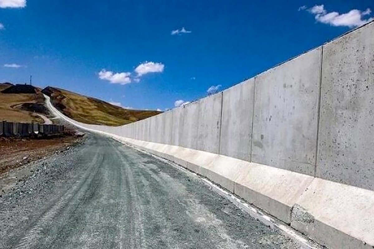آخرین وضعیت دیوارکشی مرز‌های مشترک ایران و افغانستان | ۸۱ کیلومتر دیوارکشی شد (۲۷ اردیبهشت ۱۴۰۴)