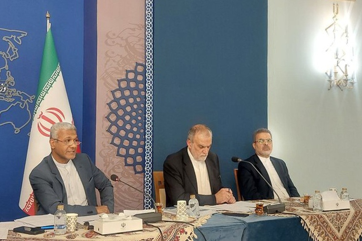 سید رسول مهاجر معاون دیپلماسی اقتصادی وزارت امور خارجه گفت: رویداد ایران اکسپو ۲۰۲۵ هفته آینده (۸ اردیبهشت ماه) برگزار می‌شود.
