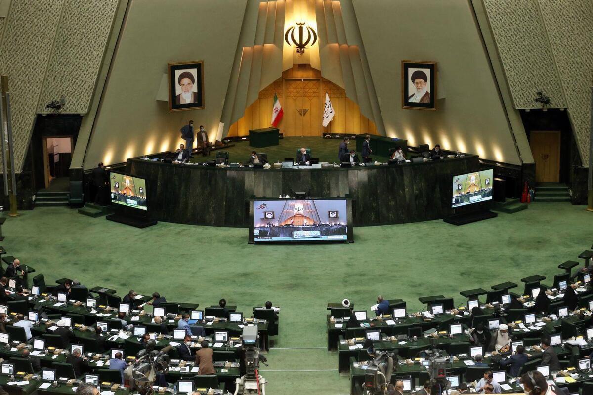 در پی اهانت صورت‌گرفته در یکی از برنامه‌های رسانه ملی، فراکسیون نمایندگان اهل سنت مجلس شورای اسلامی بیانیه‌ای صادر کرد.