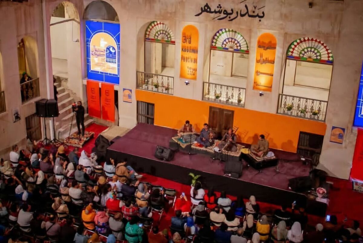 سرپرست اداره کل فرهنگ و ارشاد اسلامی استان بوشهر گفت: جشنواره فرهنگی‌هنری «کوچه» از امشب در پایانه مسافربری شهید حقگو روی کشتی گراند فری آغاز می‌شود و تا دهم اردیبهشت ادامه دارد.