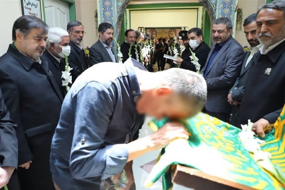 به همت خادمان مهمان‌سراهای حضرت رضا (ع) و در آستانه دهه کرامت پنج نفر از زندانیان جرائم غیرعمد، آزاد شدند.