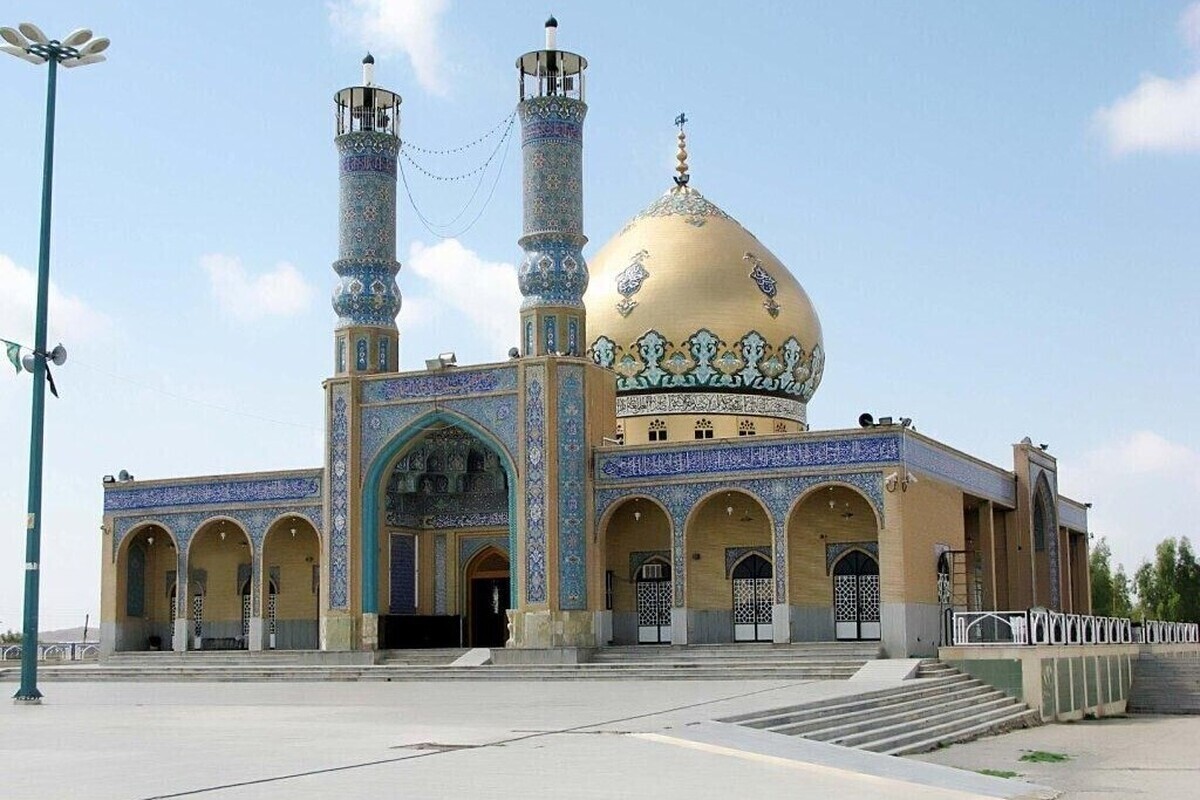 اهدای «نشان ملی مودت» در همایش ملی بزرگداشت امامزادگان در دهه کرامت ۱۴۰۴