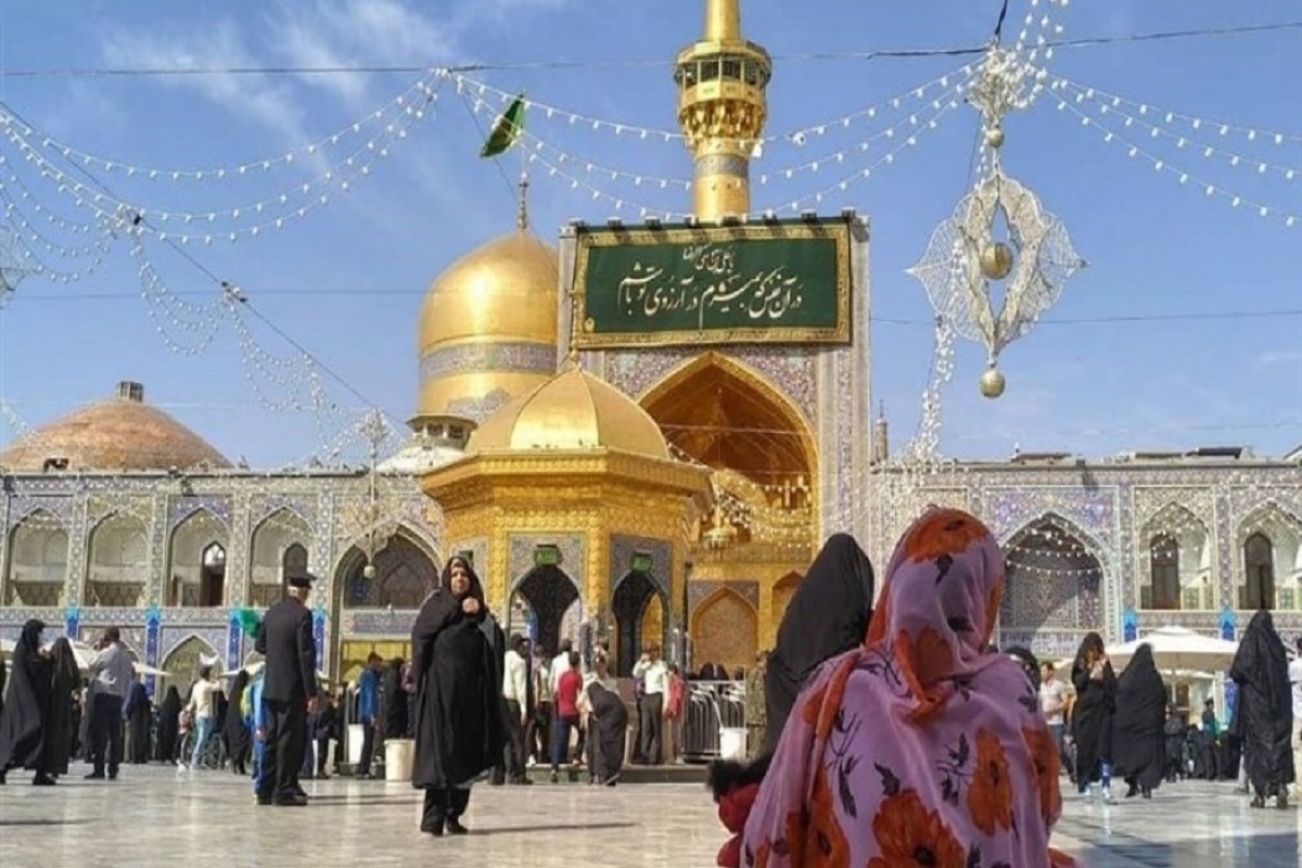 هم زمان با میلاد باسعادت حضرت معصومه (س)، به همت بخش شبه‌قاره مدیریت زائرین غیرایرانی آستان قدس رضوی، ویژه‌برنامه «مظهر عفت و طهارت» با حضور جمعی از بانوان اردوزبان هندی و پاکستانی ۹ اردیبهشت‌ماه ۱۴۰۴ در حرم مطهر رضوی، برگزار می‌شود.