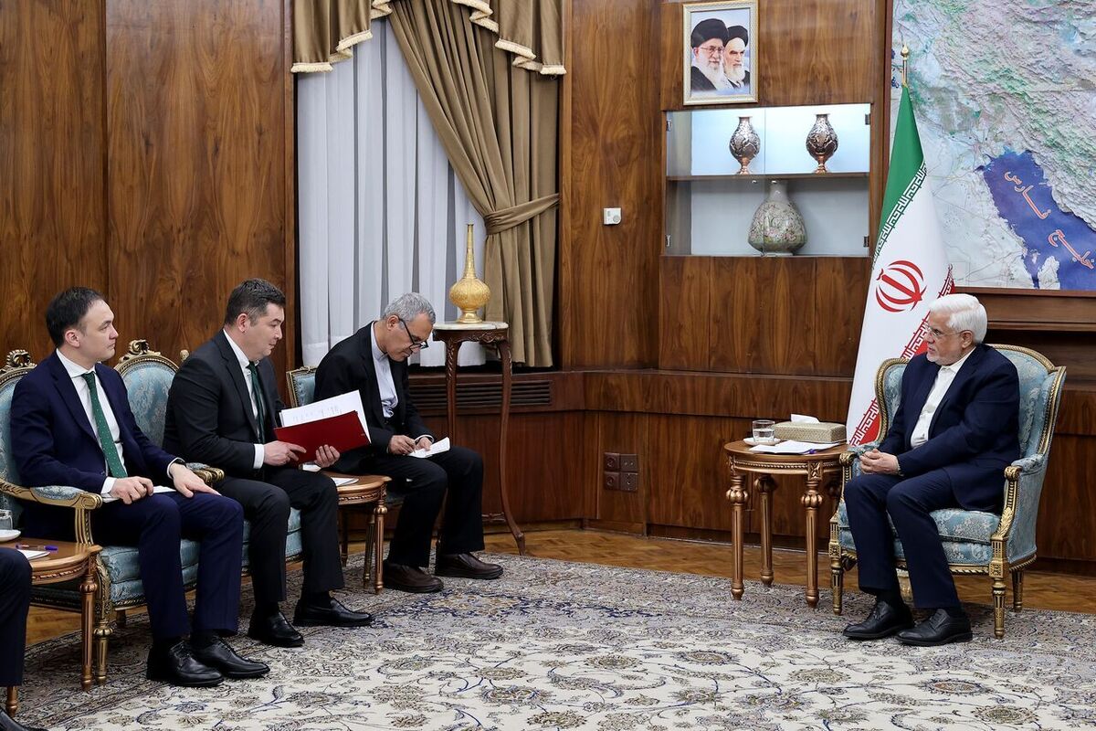 معاون اول رئیس‌جمهور با تأکید بر اینکه امکان افزایش حجم مبادلات اقتصادی ایران و قرقیزستان وجود دارد، گفت: موافقت‌نامه تجارت آزاد بین ایران و کشور‌های اوراسیا، سطح روابط دو و چندجانبه را گسترش خواهد داد و ما آمادگی داریم که در زمینه «صدور خدمات فنی و مهندسی» و نیز «انتقال فناوری» کار مشترکی انجام دهیم.