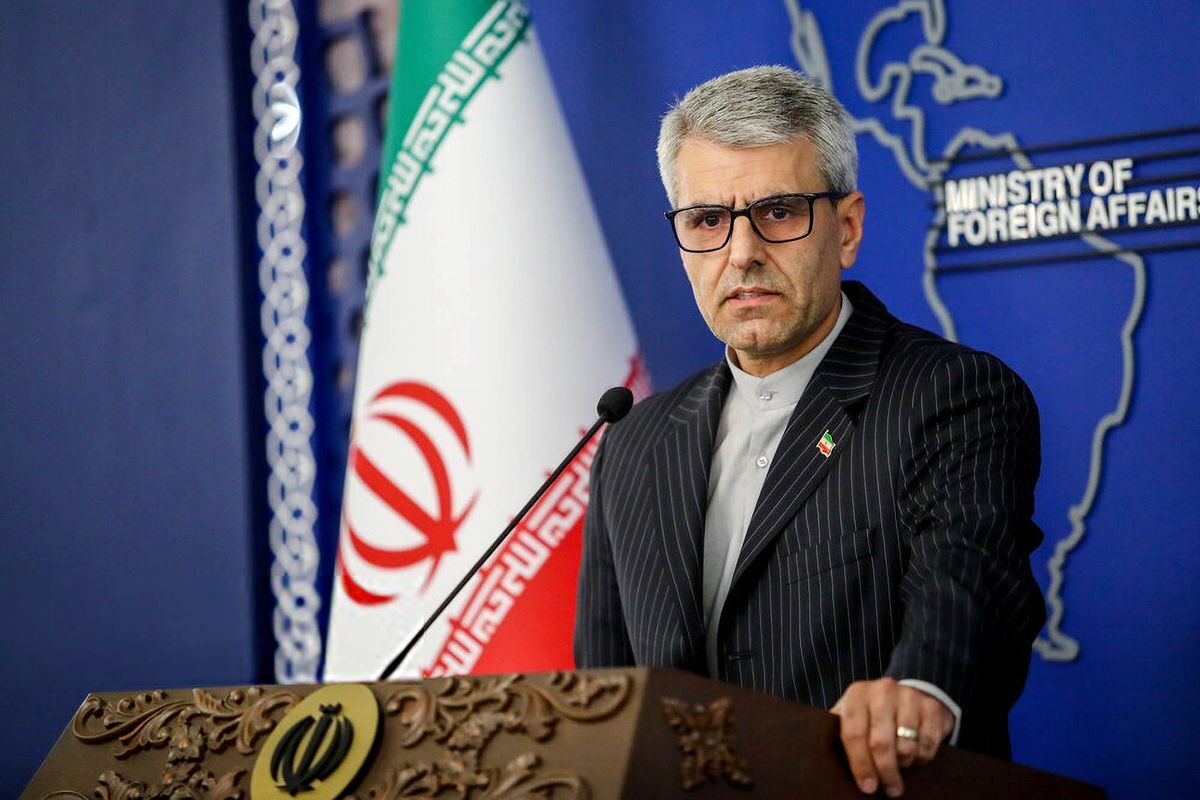بقائی: حفظ و گسترش زبان فارسی در جهان بخشی از برنامه‌های دیپلماسی عمومی وزارت خارجه است | حامی تلاش‌ها در معرفی این زبان غنی و تمدن‌ساز هستیم