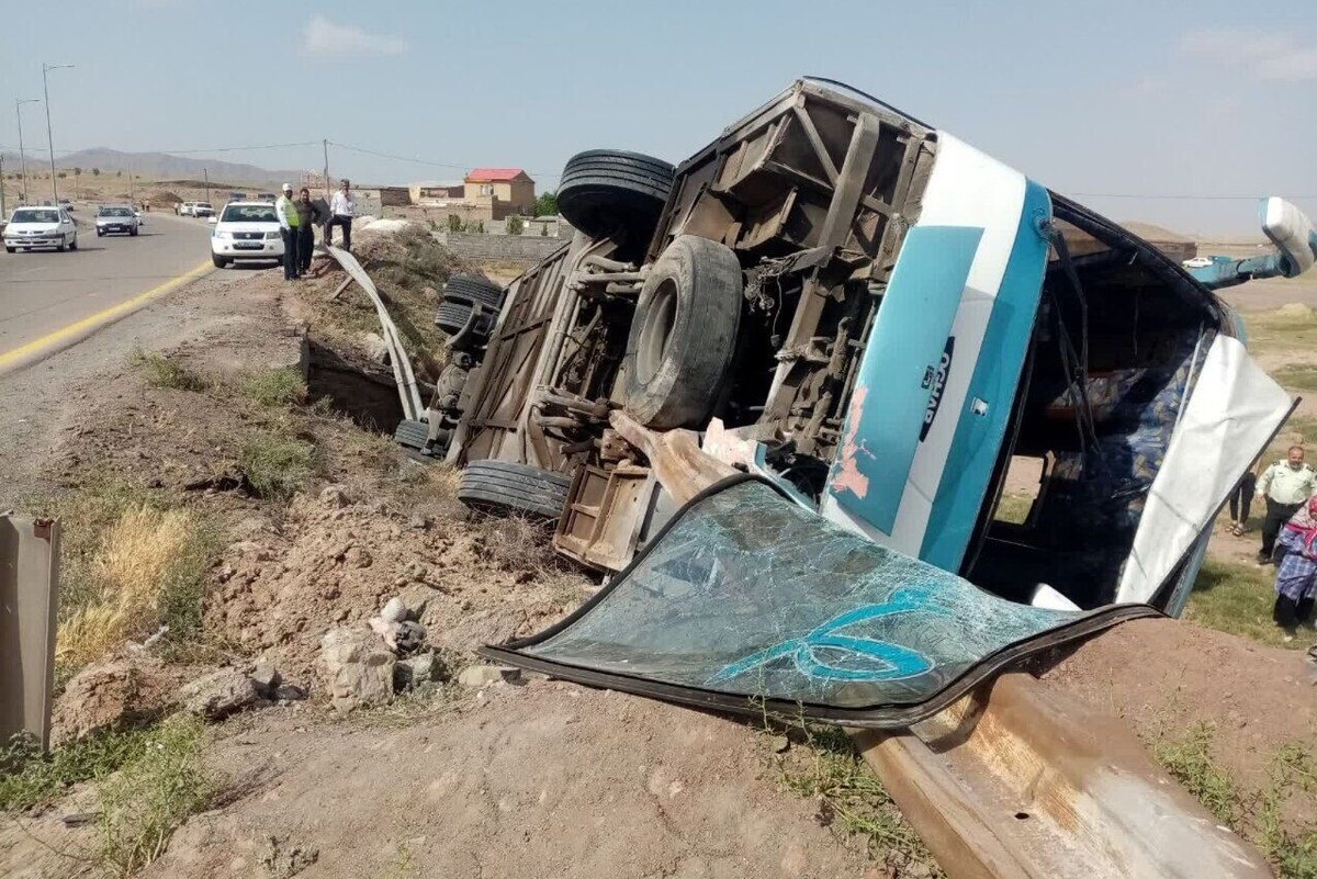 واژگونی اتوبوس مسافربری در محور تربت‌حیدریه به مشهد، ۱۹ مصدوم برجای گذاشت (۲ خرداد ۱۴۰۴)