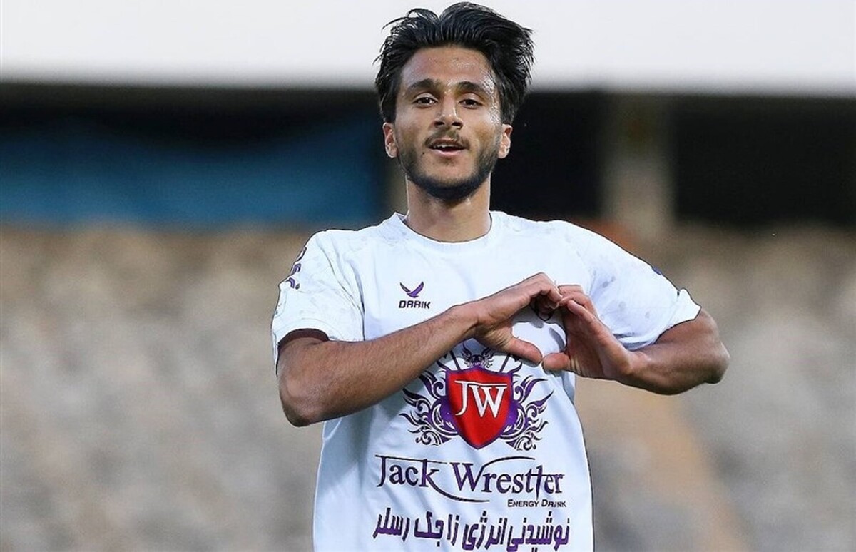محمدحسین صادقی، ستاره جوان هوادار به پرسپولیس پیوست