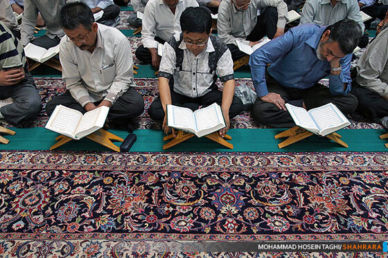 تلاوت قرآن کریم در رواق امام خمینی (ره)