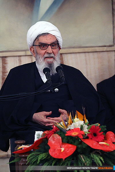 دیدار آیت الله طبسی با جمعی از  پژوهشگران