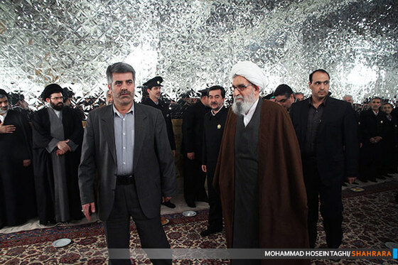 اعطای احکام خادمان بارگاه منور رضوی 