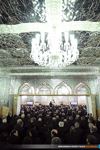 اعطای احکام خادمان بارگاه منور رضوی 