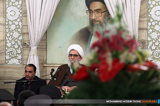 اعطای احکام خادمان بارگاه منور رضوی 