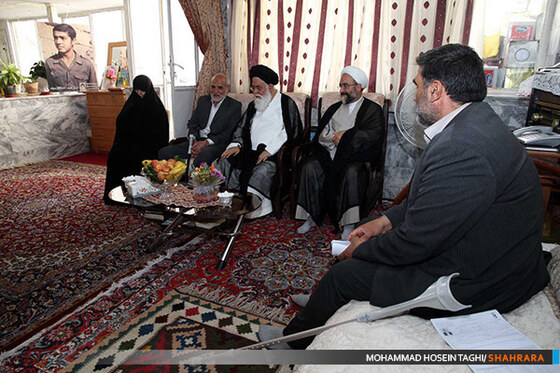 عیادت امام جمعه مشهد از جانبازان دفاع مقدس 