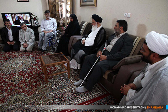 عیادت امام جمعه مشهد از جانبازان دفاع مقدس 