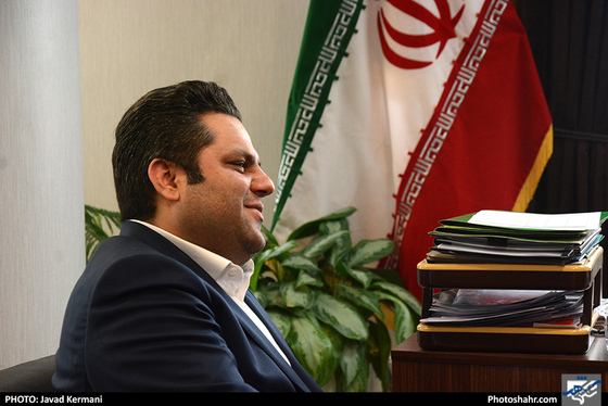 بازدید محمد حاجیان شهری عضو شورای شهر از موسسه فرهنگی شهرآرا / عکس: جواد کرمانی / شهرآرا
