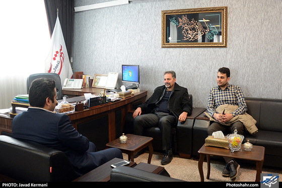 بازدید محمد حاجیان شهری عضو شورای شهر از موسسه فرهنگی شهرآرا / عکس: جواد کرمانی / شهرآرا