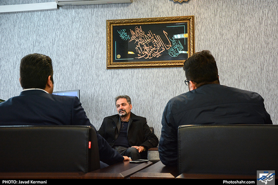 بازدید محمد حاجیان شهری عضو شورای شهر از موسسه فرهنگی شهرآرا / عکس: جواد کرمانی / شهرآرا