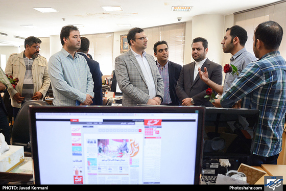 بازدید احسان اصولی عضو شورای شهر از روزنامه شهرآرا / عکس: جواد کرمانی / شهرآرا