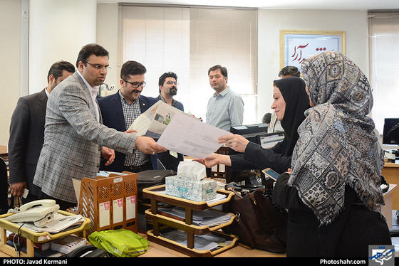بازدید احسان اصولی عضو شورای شهر از روزنامه شهرآرا / عکس: جواد کرمانی / شهرآرا