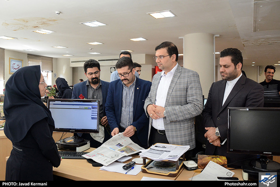 بازدید احسان اصولی عضو شورای شهر از روزنامه شهرآرا / عکس: جواد کرمانی / شهرآرا