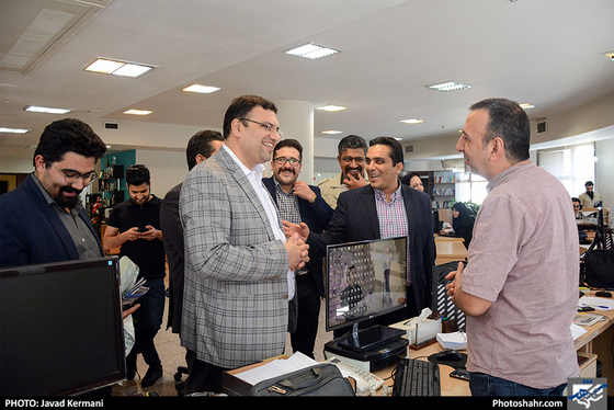 بازدید احسان اصولی عضو شورای شهر از روزنامه شهرآرا / عکس: جواد کرمانی / شهرآرا