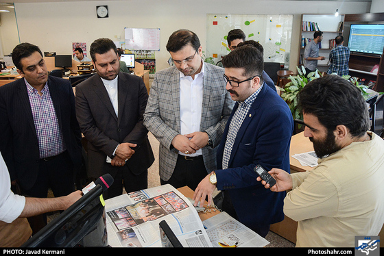 بازدید احسان اصولی عضو شورای شهر از روزنامه شهرآرا / عکس: جواد کرمانی / شهرآرا