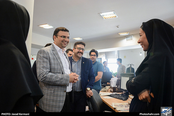 بازدید احسان اصولی عضو شورای شهر از روزنامه شهرآرا / عکس: جواد کرمانی / شهرآرا